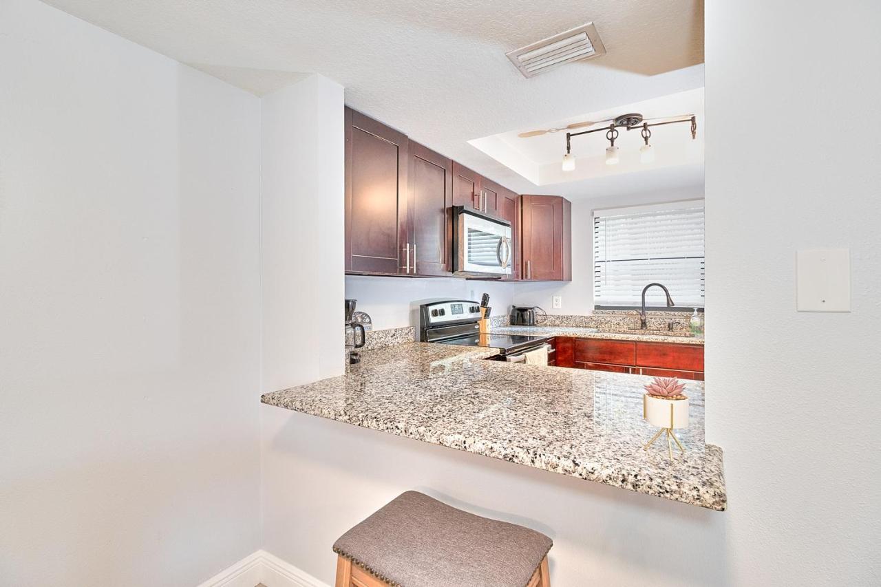 South Tampa Retreat Fenced Yard, Top Location! エクステリア 写真